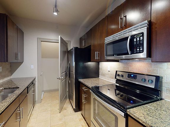4th image of 551 Liberty St #1
