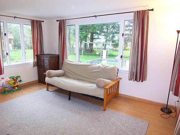 Family Rm w/ deck access