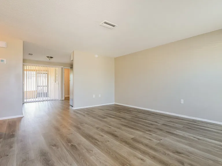 432 Briarwood Rd — Photo 5