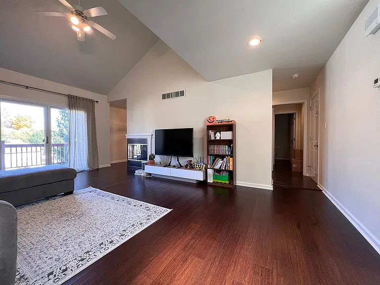 240 Newberry Ln — Photo 11