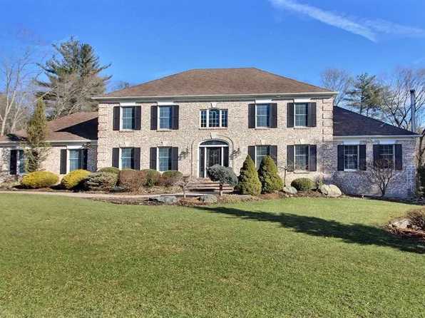 1002 Fox Hollow Rd, Stroudsburg, PA 18360