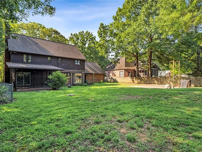 4103 Oak Hollow Dr — Photo 41