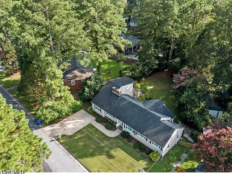 1104 N Overlook Dr — Photo 14
