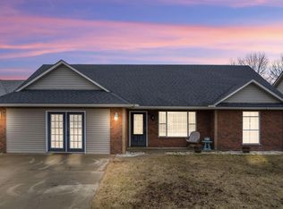 1001 Quail Run Rd, Grove, OK 74344