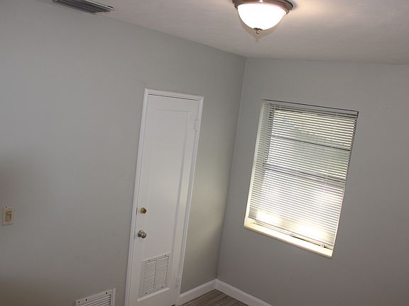5th image of 1205 SE 2nd St