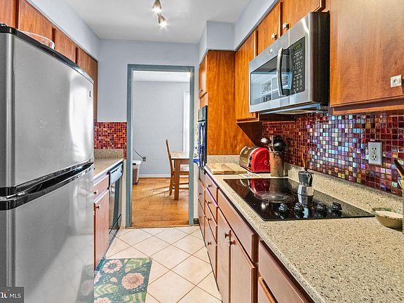 2nd image of 2501 Calvert St NW APT 708