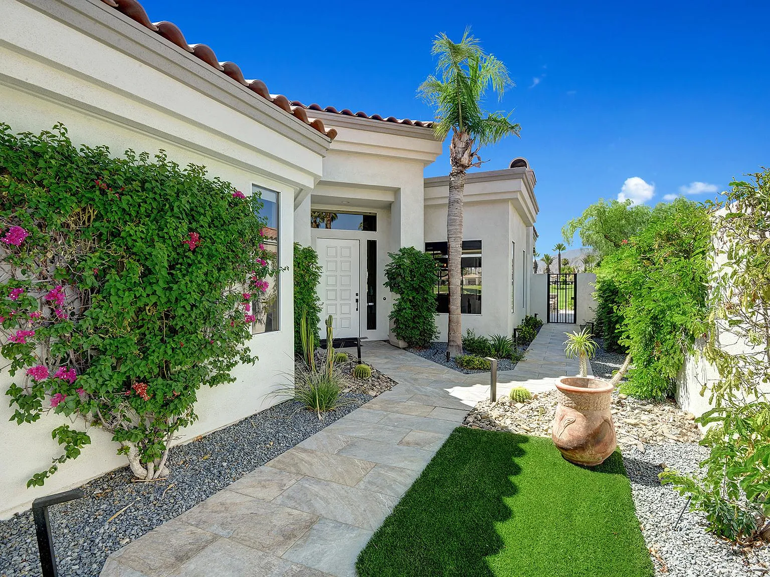 3 bed, 3.5 bath, 2712 sqft, $4,500 — Photo 4