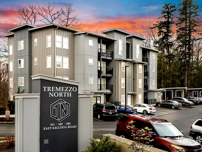 Tremezzo Apartments — Photo 78