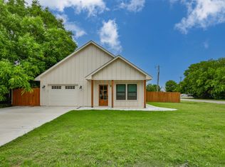 109 W 4th St, Lindsay, TX 76250
