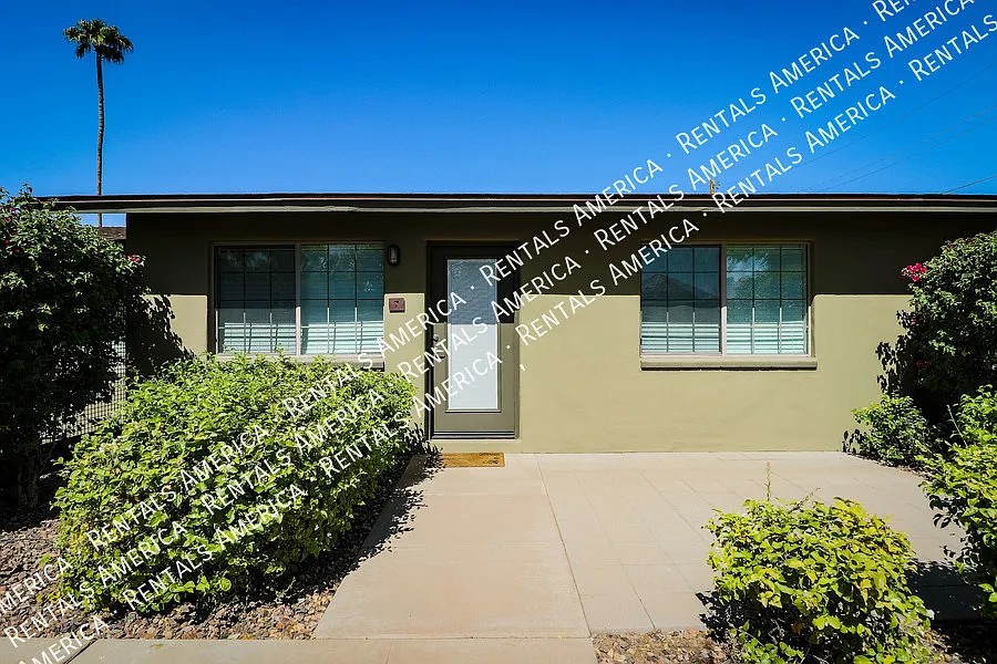 Building Photo - 1850 E Maryland Ave #7