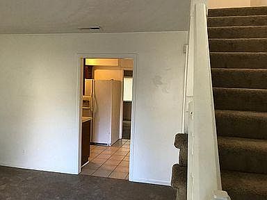 3rd image of 3331 Marne Ave