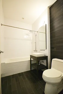 Rented by Loom Group | media 44