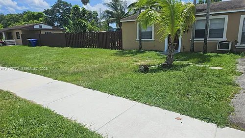 6118 Plunkett St Photo 1