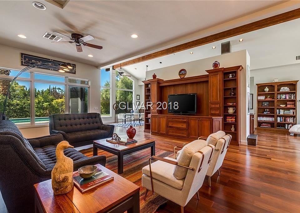 1st image of 208 Rosemary Ln