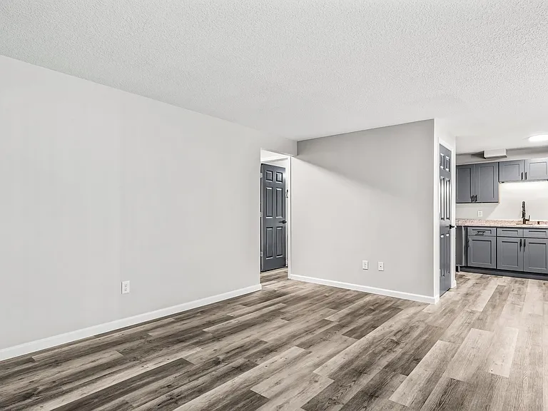 The Meridian Apartments — Photo 40