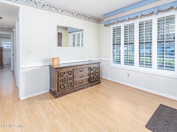 5th image of 10925 INDIES Drive N