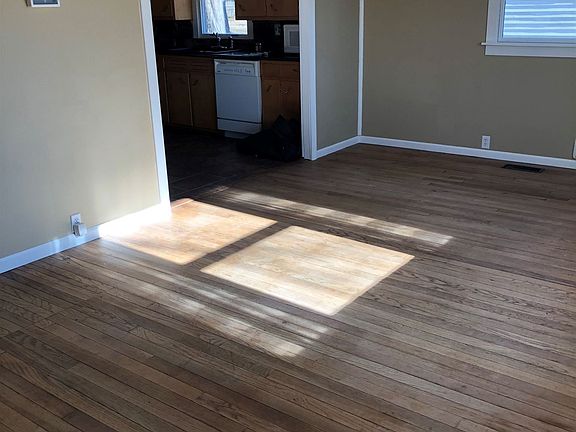 3rd image of 1204 Logan Ave
