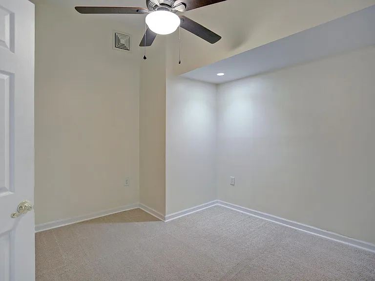 2 Stone Spring Ln #1 — Photo 16