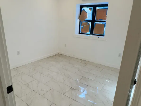 32 Radde Place image 18 of 27