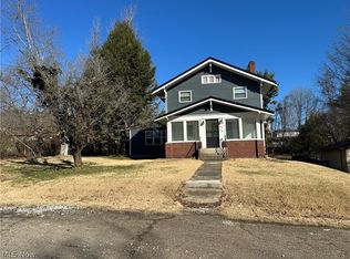 6123 Fairdale Dr, Cambridge, OH 43725