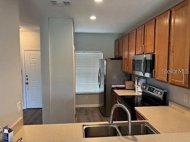 2 bed, 2.5 bath, 1076 sqft, $1,500 — Photo 3