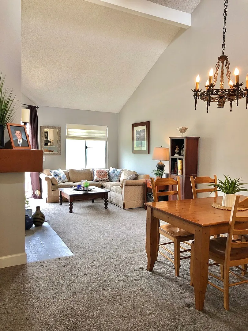 1 Bedroom + Loft Rsm Condo With Amazing View! — Photo 4