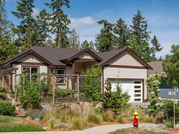1613 Roberta Rd S, Nanaimo, BC V9X 1A9