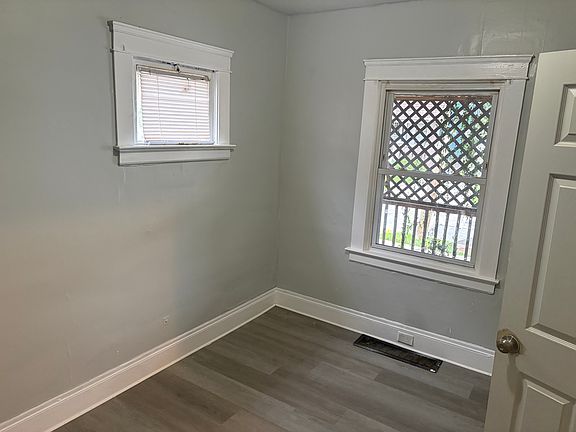 4th image of 2822 E 125th St