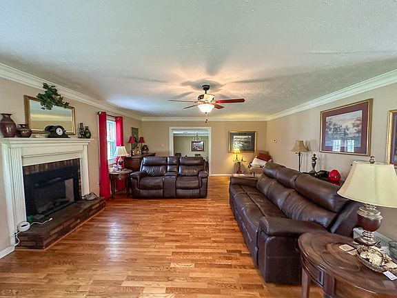 4th image of 135 Henry Fork Rd