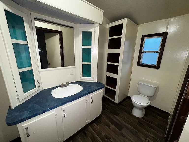 251 Park Cir — Photo 9