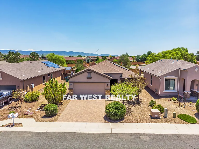 8225 N Whistling Acres Way — Photo 1