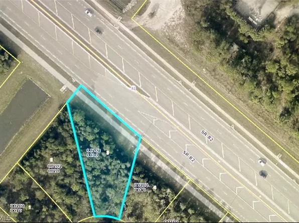 808 Fabian Cir, Fort Myers, FL 33913