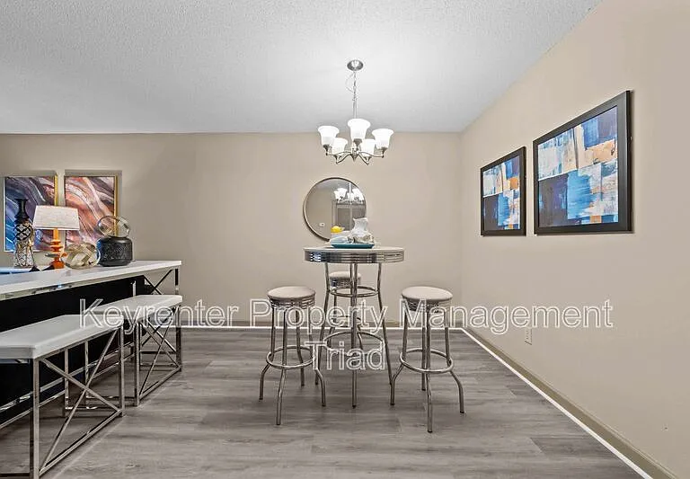 211 McIver St #A — Photo 33