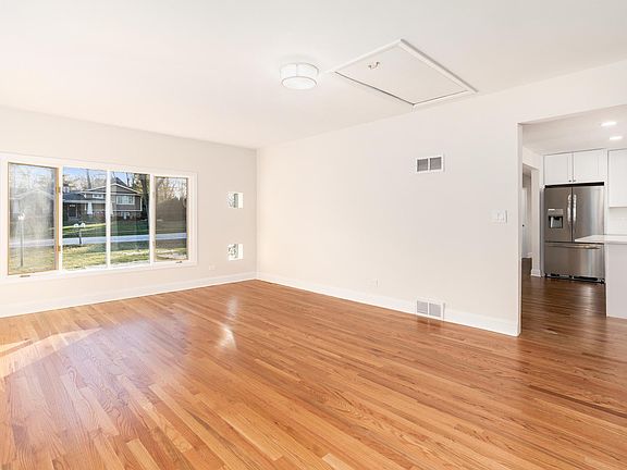 3rd image of 632 Hitchcock Ave