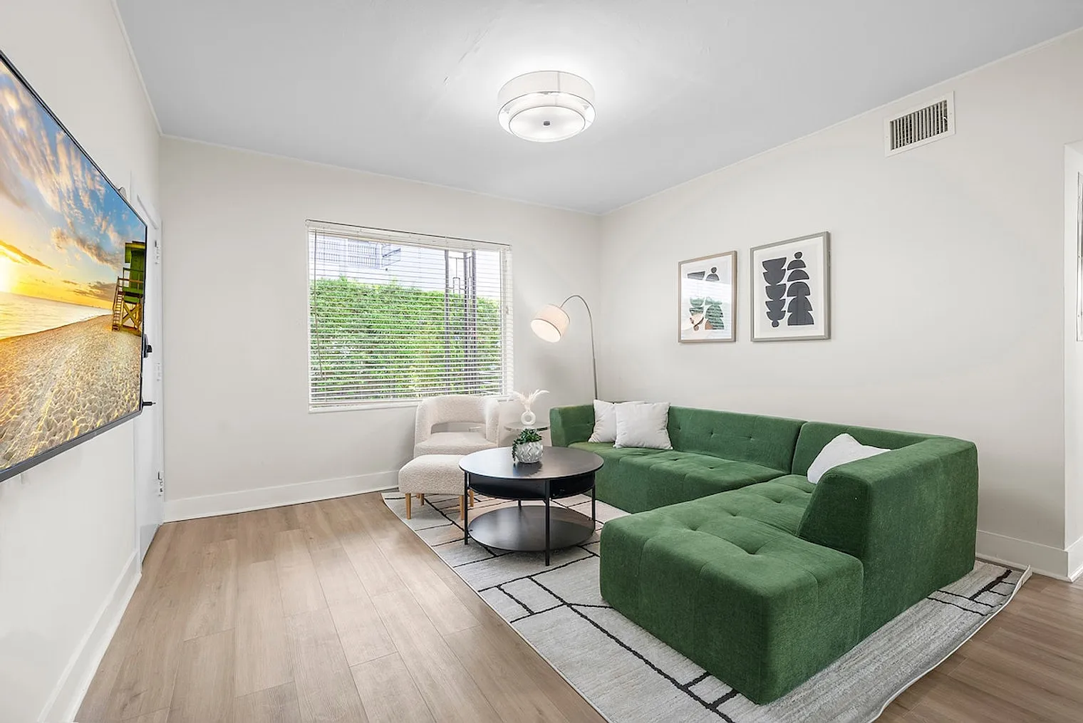 2 bed, 2.0 bath, 1097 sqft, $5,638 — Photo 1