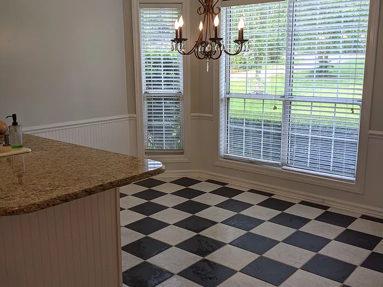 8502 NE Pines Dr — Photo 5