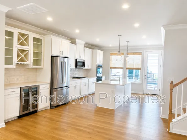 3008 Oak Landing Dr, Charlotte, NC 28205