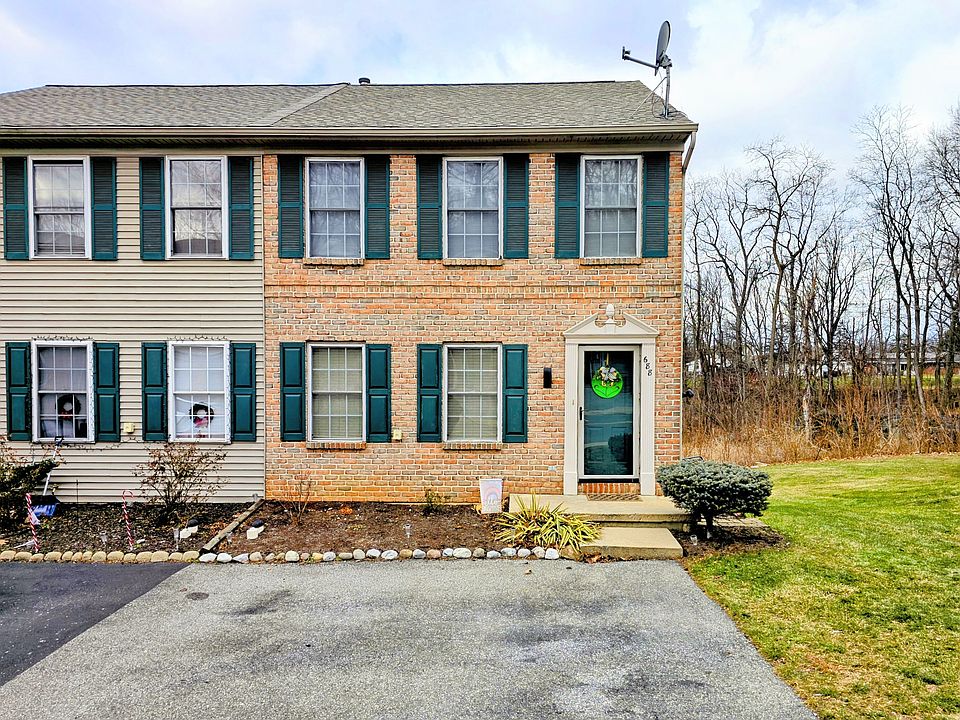 1st image of 688 Rockwood Dr