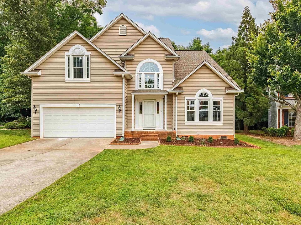 1st image of 125 E Glohaven Pl