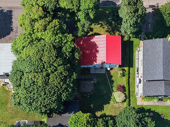 5th image of 8 Allison Ave