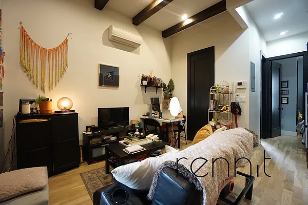 Rented by Rennit Inc. | media 43