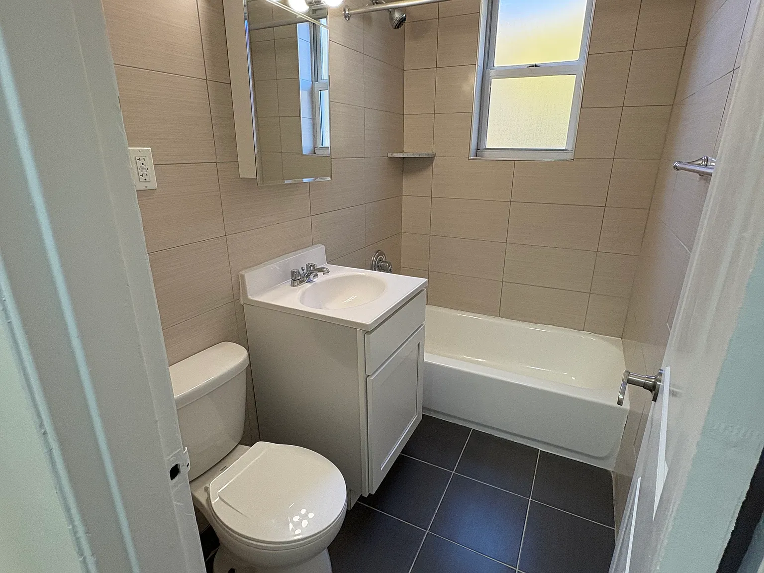 Studio, 400 sqft, $1,850 — Photo 2
