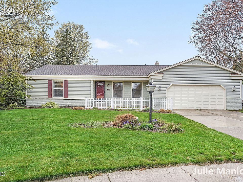 1st image of 5509 Waterbury Pl SE