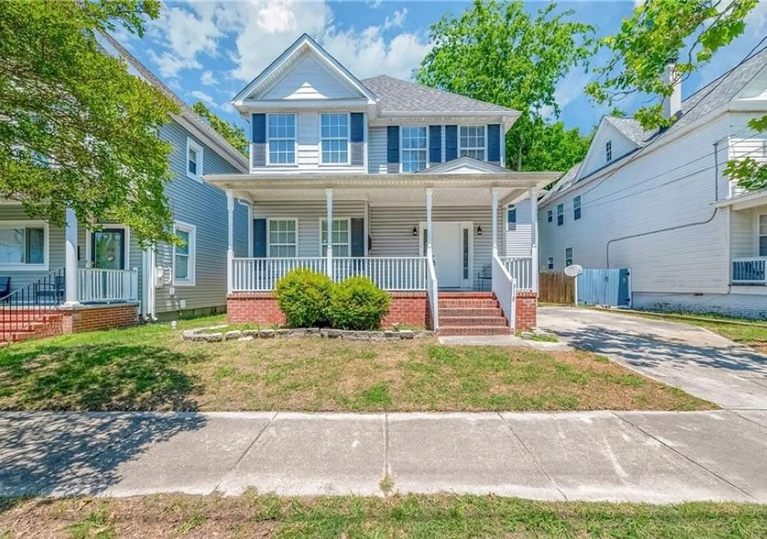 Beautiful 4 Bedroom - Old Dominion Place — Photo 1