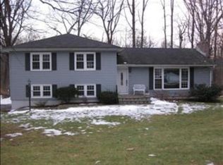 38 Monroe Dr, Poughkeepsie, NY 12601