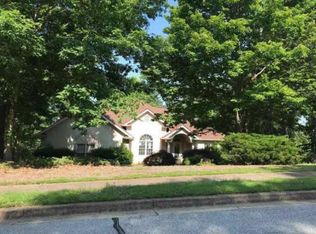 519 Country Club Dr, Stockbridge, GA