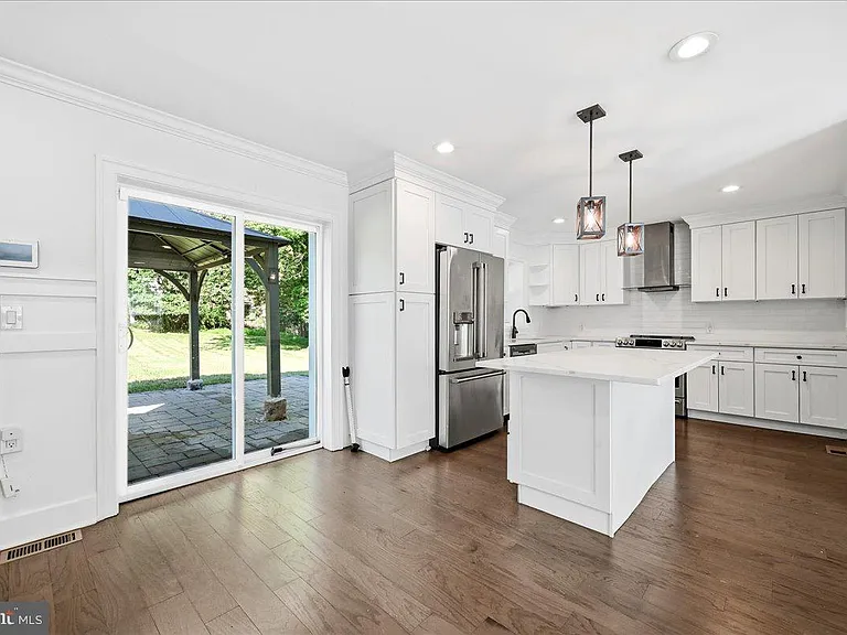 17 Lizbeth Ln — Photo 9