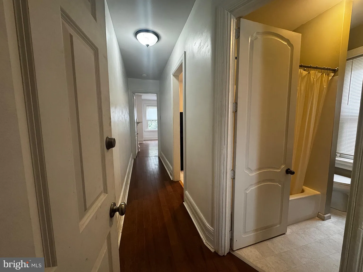2 bed, 1.0 bath, 750 sqft, $1,250 — Photo 3