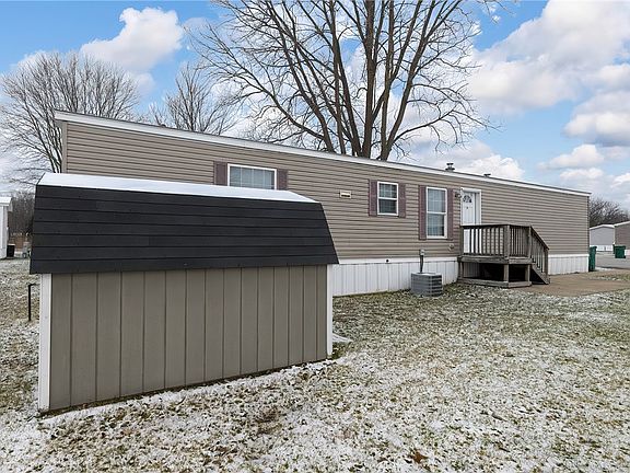 3rd image of 12 Carrol Ct