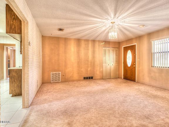 4th image of 1493 Carmen Ave
